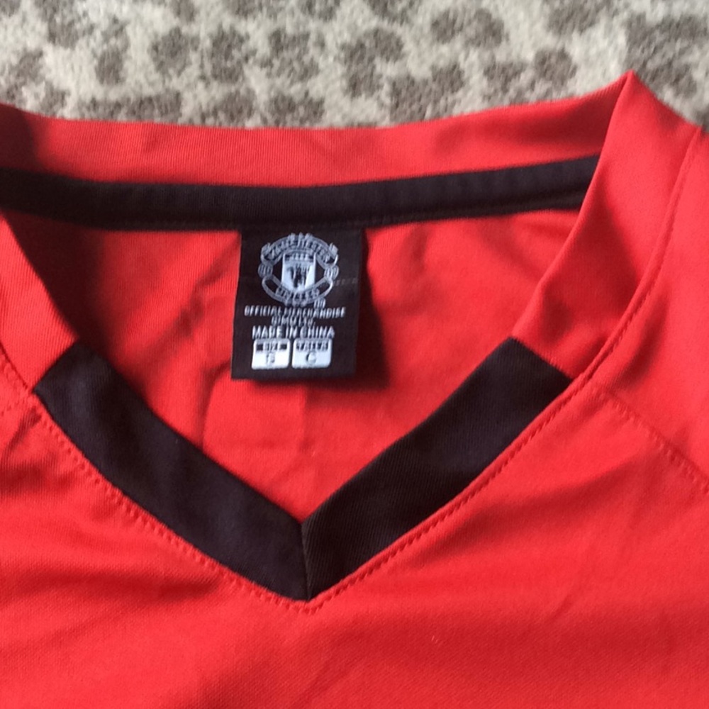 Manchester United Jersey - Picture 3 of 3